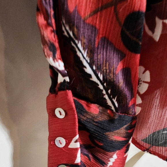 Zara Basics Red with Floral Print Long Sleeve Button Front Top Sz XS - Picture 5 of 7